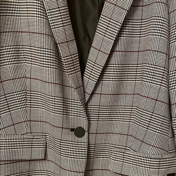 Calvin Klein Gray Blazer with Tailored Fit and Notched Lapel - Picture 7 of 11